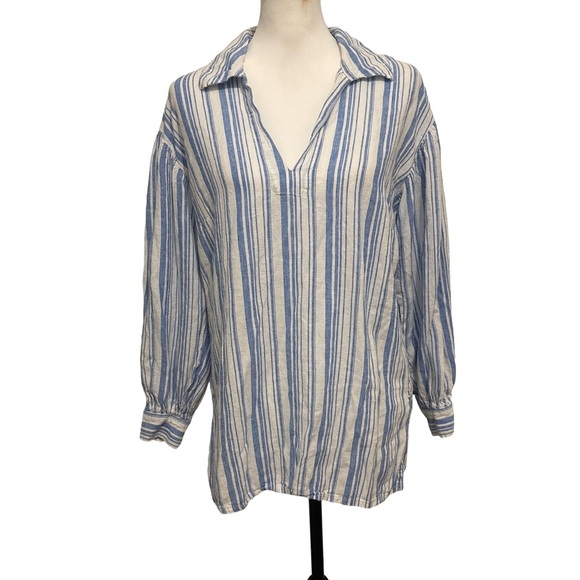 Cabi Linen Blend "Pacific Top" in Washed Stripe. Small - Picture 1 of 9